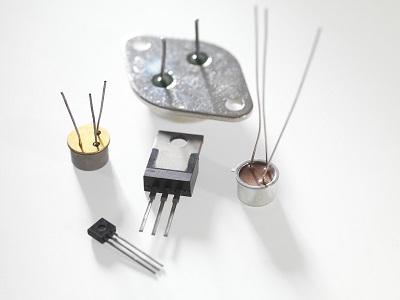 PCBA加工廠中表面組裝元器件有哪些特點？